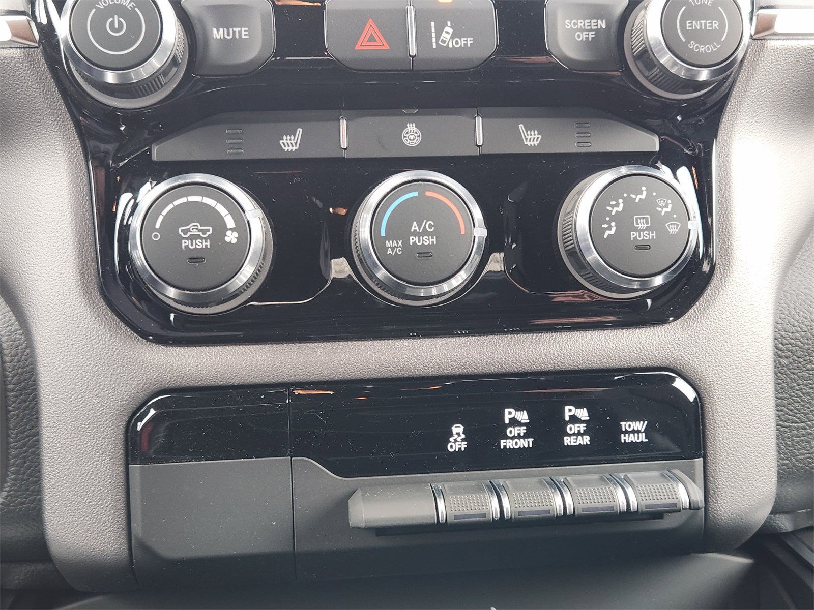 2026 RAM Ram 1500 RAM 1500 LONE STAR CREW CAB 4X2 5'7' BOX