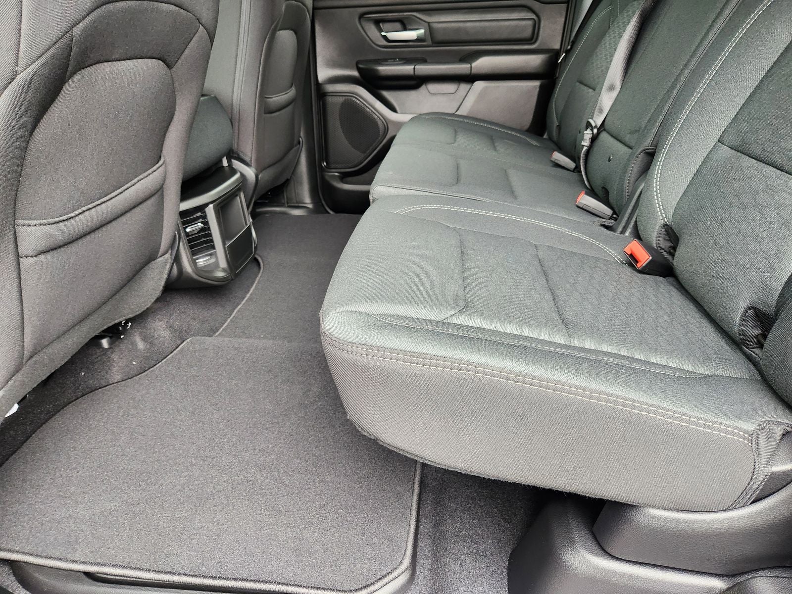 2026 RAM Ram 1500 RAM 1500 EXPRESS CREW CAB 4X2 5'7' BOX