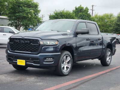 2026 RAM Ram 1500 RAM 1500 EXPRESS CREW CAB 4X2 5'7' BOX