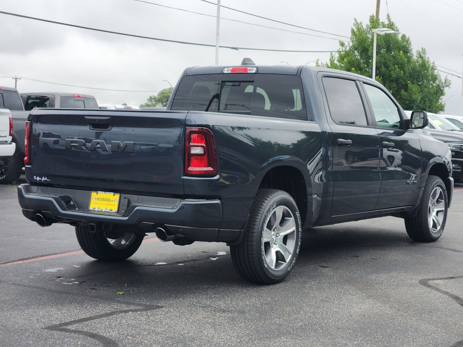 2026 RAM Ram 1500 RAM 1500 EXPRESS CREW CAB 4X2 5'7' BOX