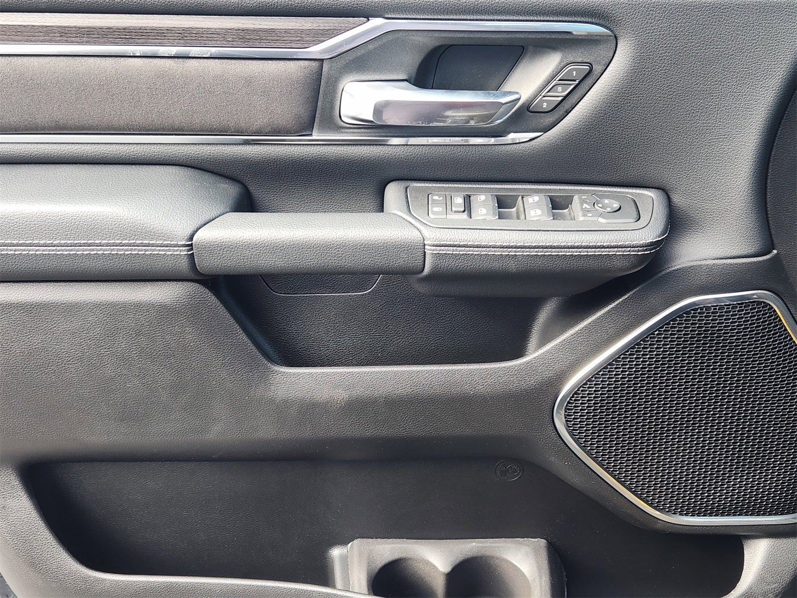 2026 RAM Ram 1500 RAM 1500 LARAMIE CREW CAB 4X2 5'7' BOX