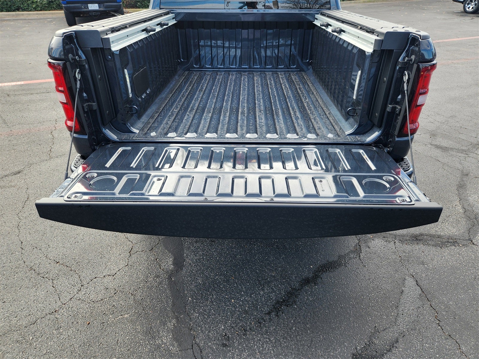 2026 RAM Ram 1500 RAM 1500 LARAMIE CREW CAB 4X2 5'7' BOX