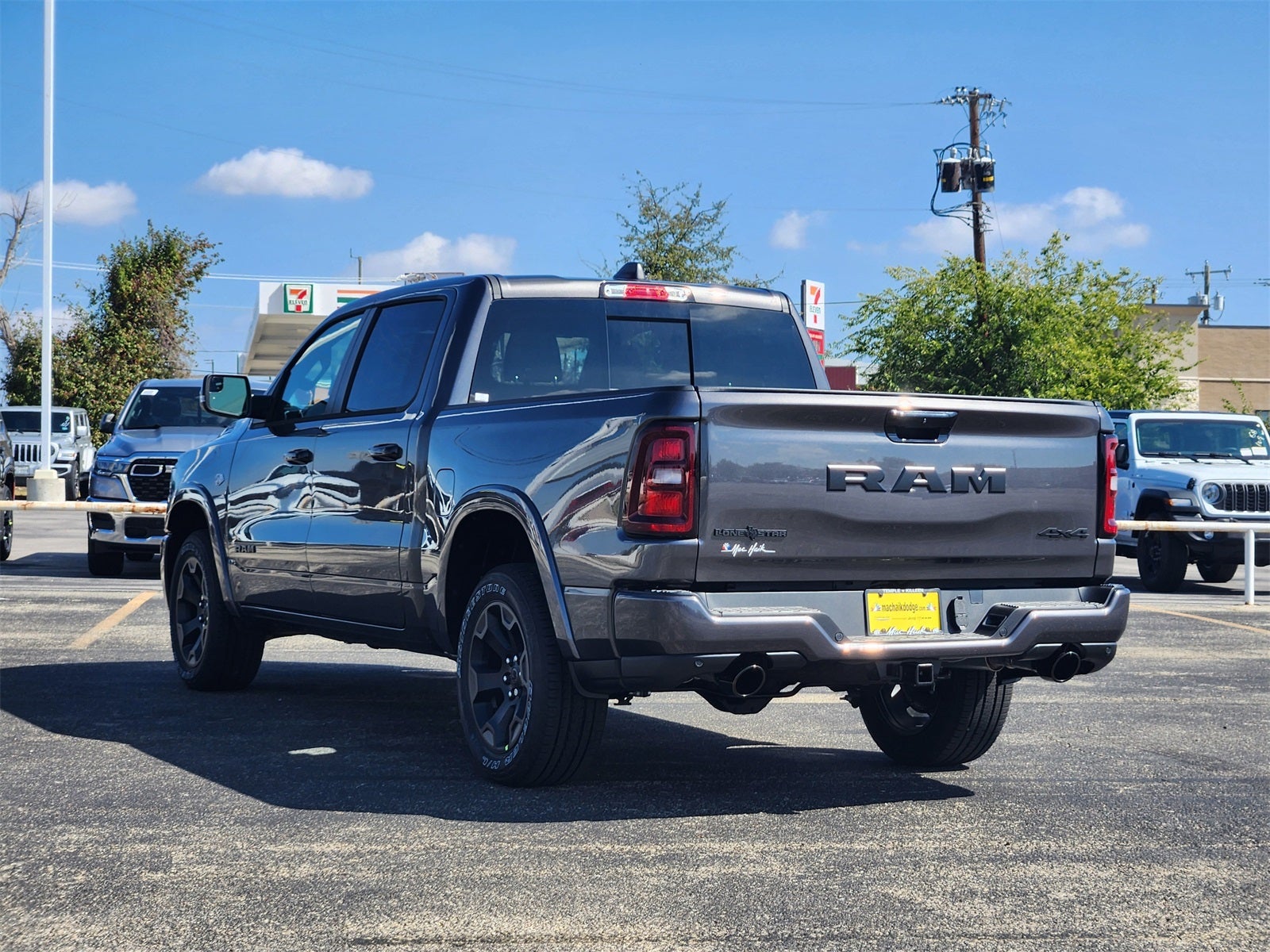 2026 RAM Ram 1500 RAM 1500 LONE STAR CREW CAB 4X4 5'7' BOX