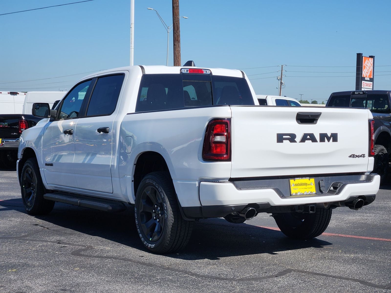 2026 RAM Ram 1500 RAM 1500 EXPRESS CREW CAB 4X4 5'7' BOX