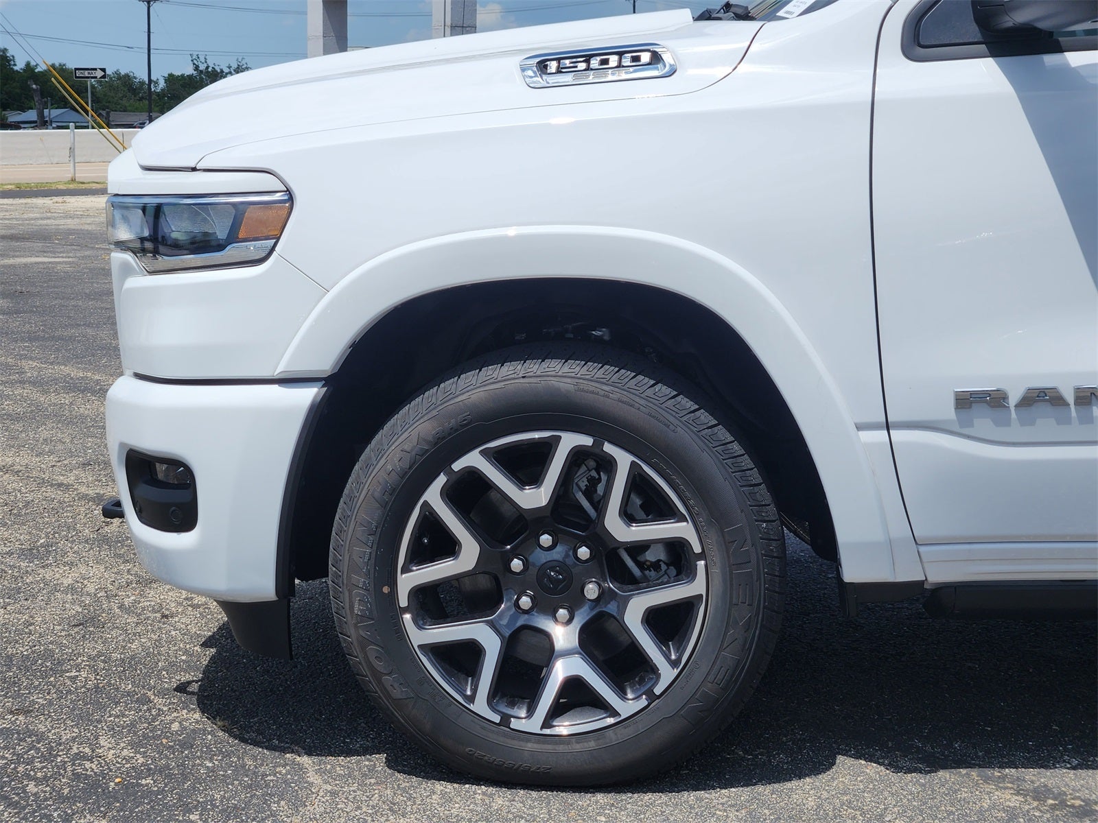 2025 RAM Ram 1500 RAM 1500 LARAMIE CREW CAB 4X4 5'7' BOX