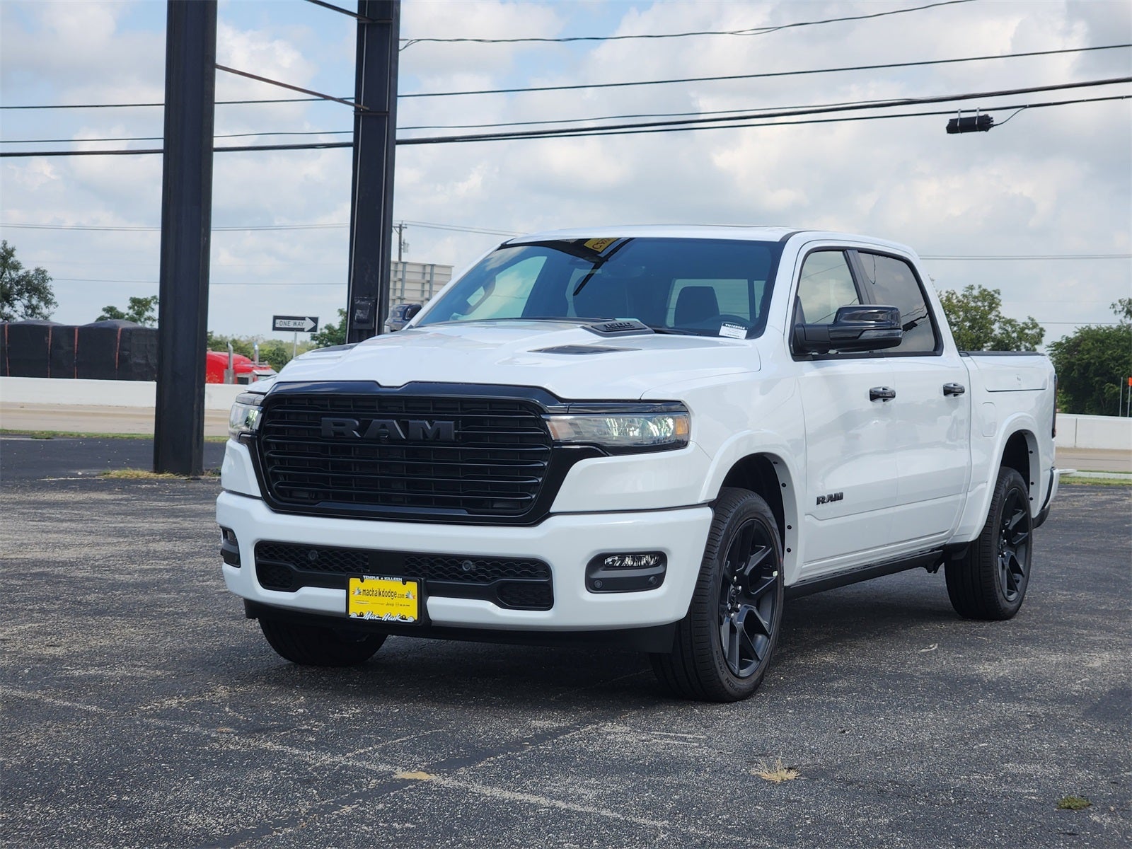 2026 RAM Ram 1500 RAM 1500 LARAMIE CREW CAB 4X4 5'7' BOX