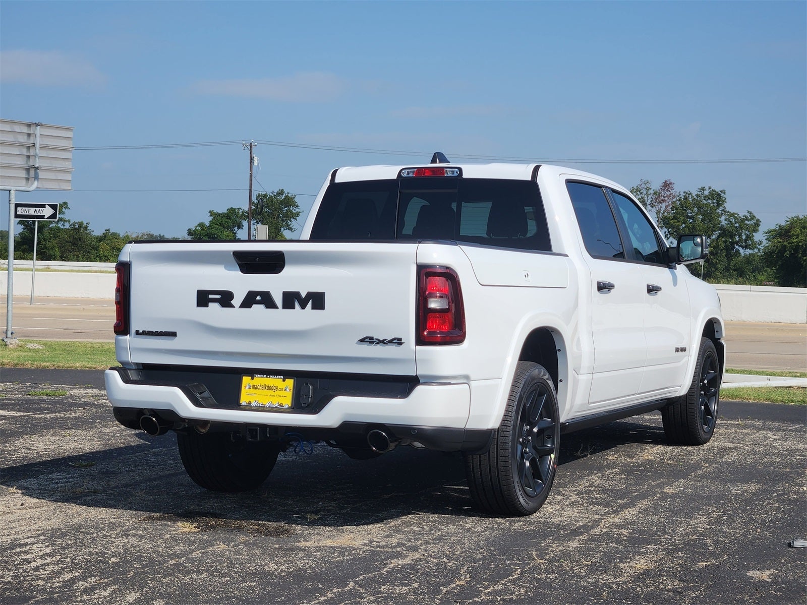 2026 RAM Ram 1500 RAM 1500 LARAMIE CREW CAB 4X4 5'7' BOX