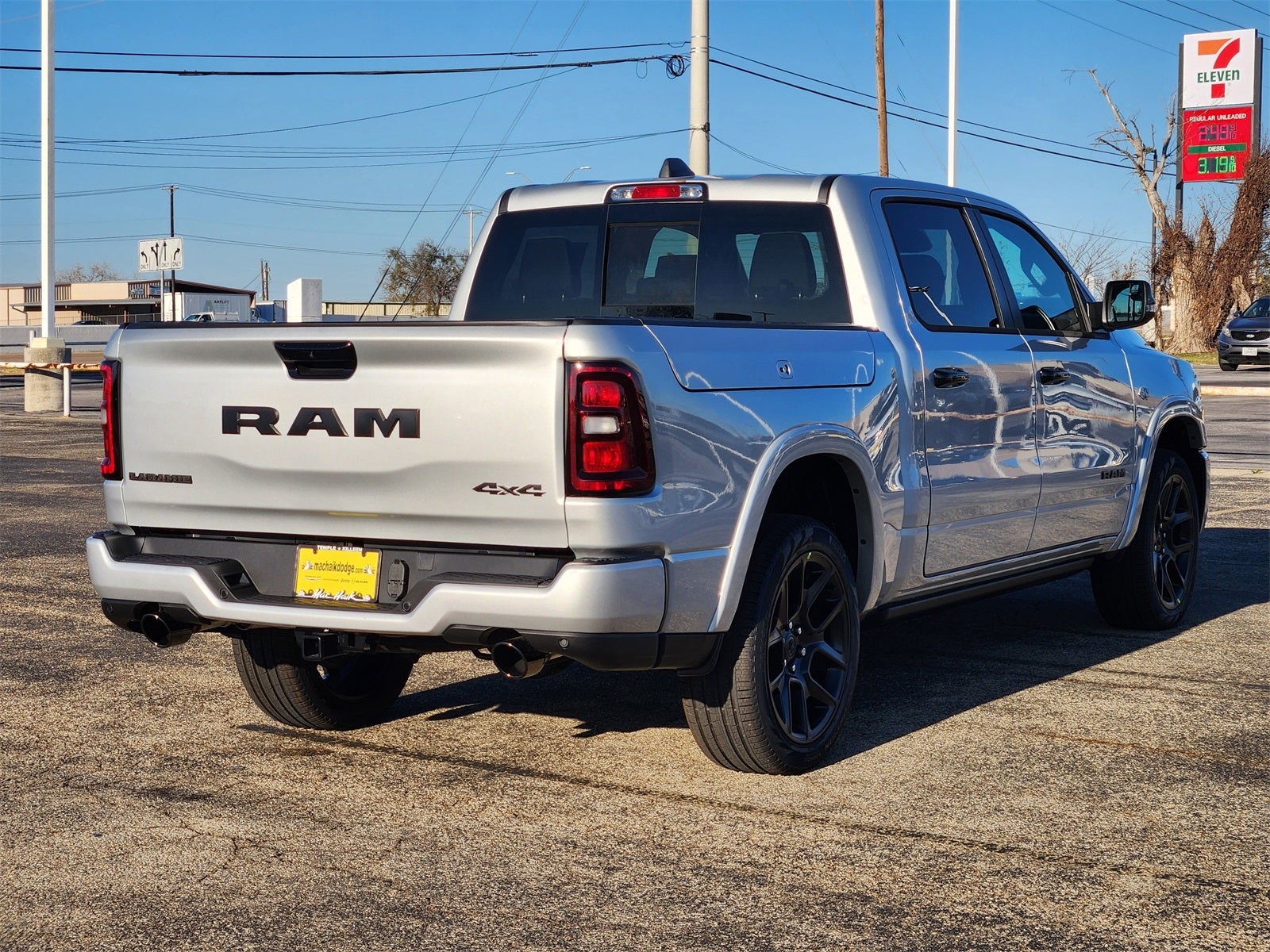 2026 RAM Ram 1500 RAM 1500 LARAMIE CREW CAB 4X4 5'7' BOX