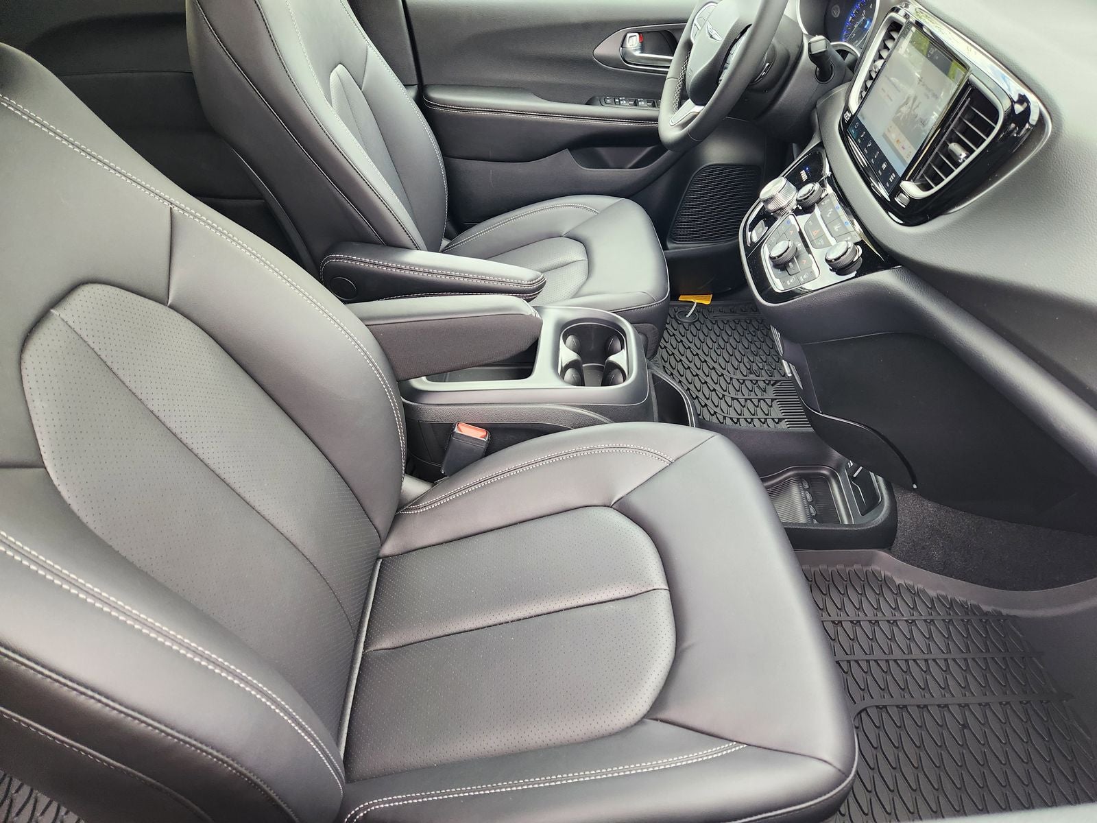 2026 Chrysler Voyager VOYAGER LX