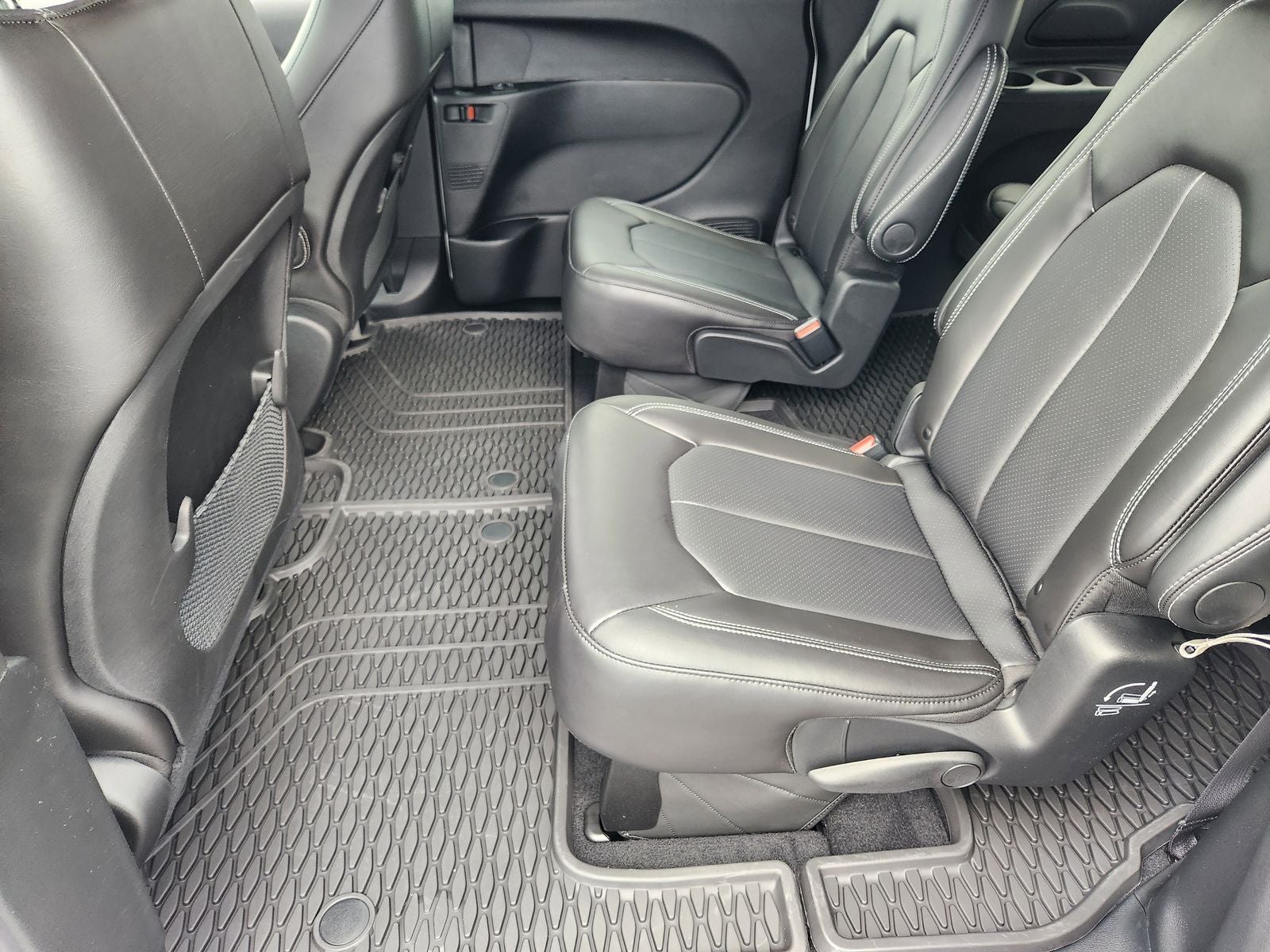 2026 Chrysler Voyager VOYAGER LX