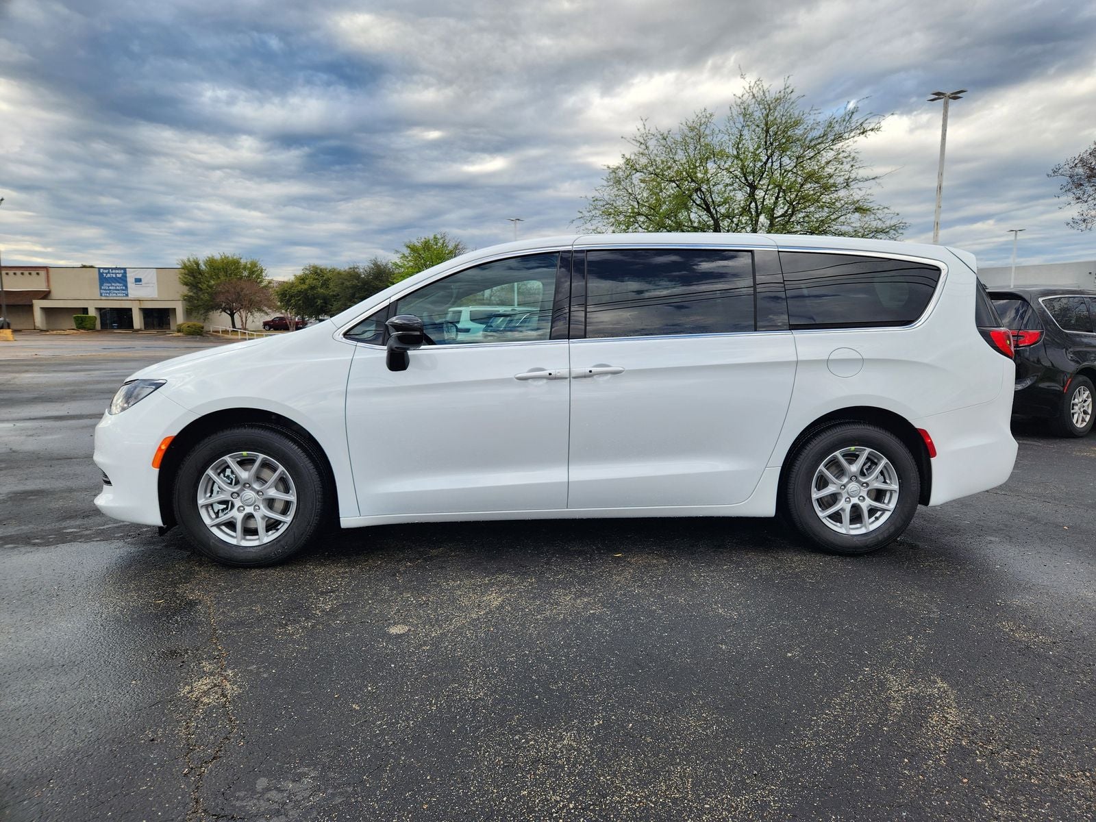 2026 Chrysler Voyager VOYAGER LX