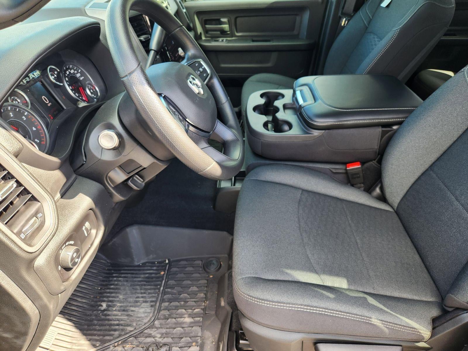 2026 RAM Ram 2500 RAM 2500 BLACK EXPRESS CREW CAB 4X4 6'4' BOX