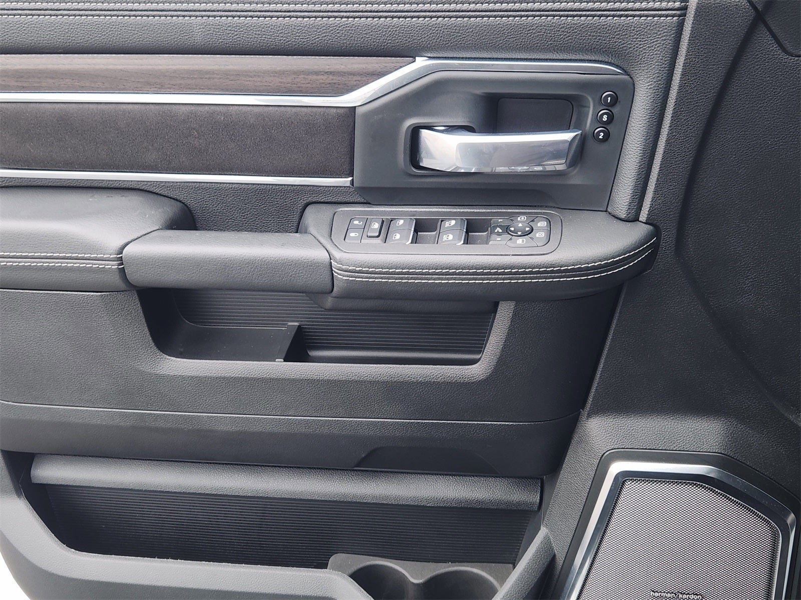 2025 RAM Ram 2500 RAM 2500 LARAMIE MEGA CAB 4X4 6'4' BOX