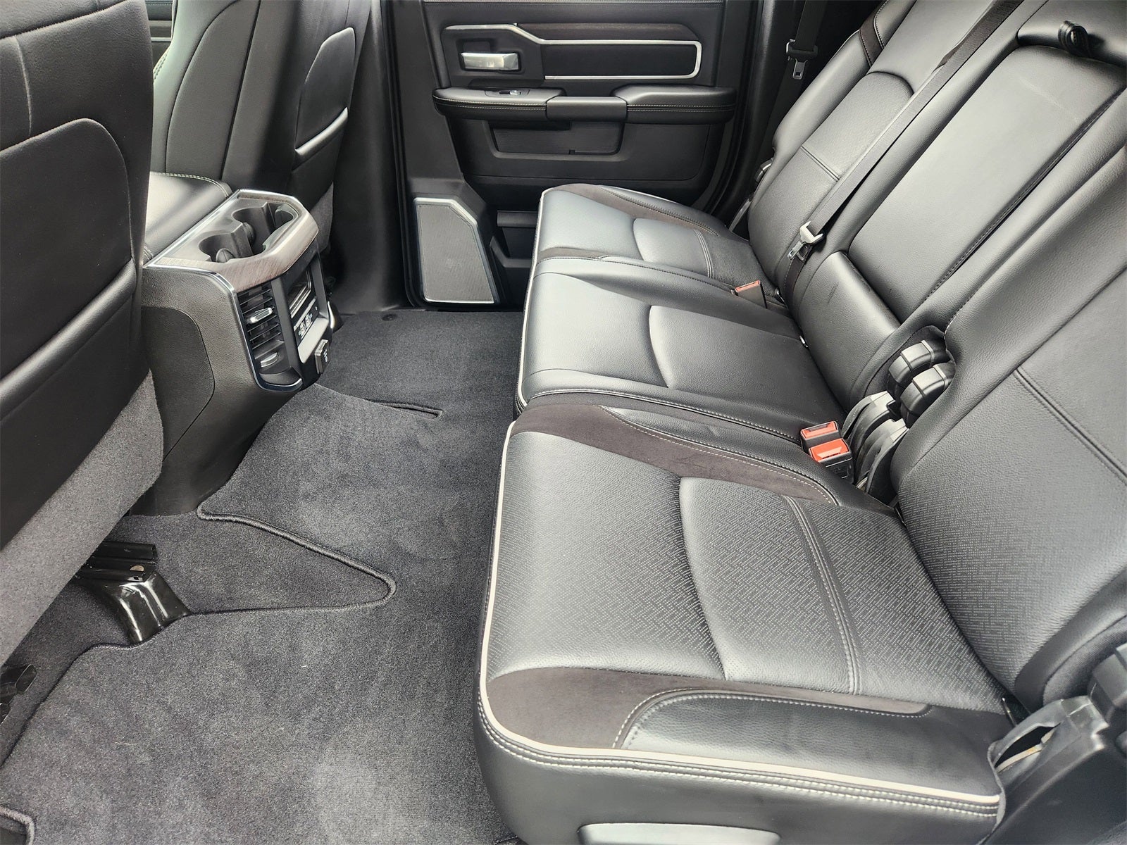 2025 RAM Ram 2500 RAM 2500 LARAMIE MEGA CAB 4X4 6'4' BOX