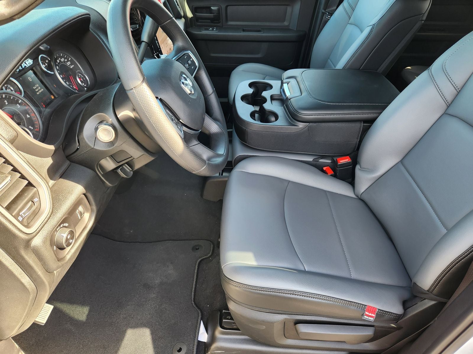 2026 RAM Ram 3500 RAM 3500 TRADESMAN CREW CAB 4X4 8' BOX