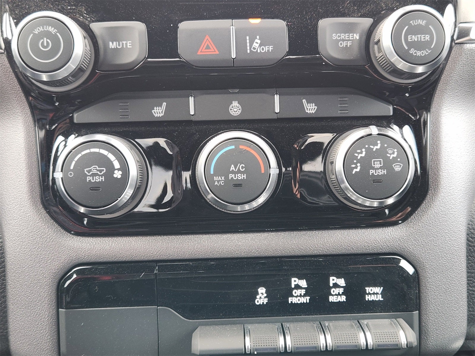 2025 RAM Ram 1500 RAM 1500 LONE STAR CREW CAB 4X2 5'7' BOX