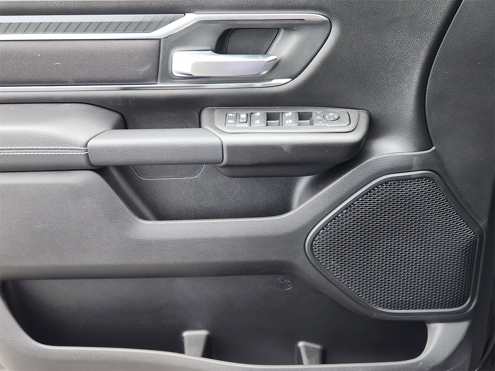 2025 RAM Ram 1500 RAM 1500 LONE STAR CREW CAB 4X2 5'7' BOX