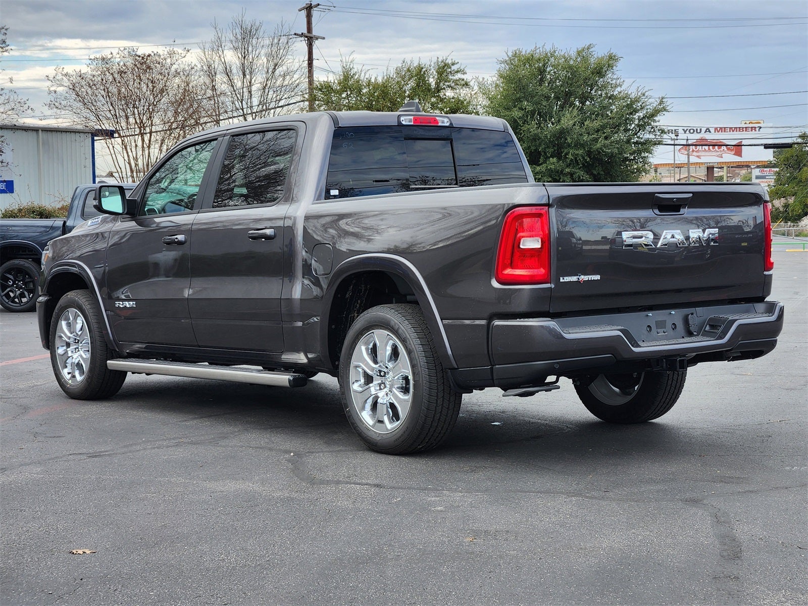 2025 RAM Ram 1500 RAM 1500 LONE STAR CREW CAB 4X2 5'7' BOX