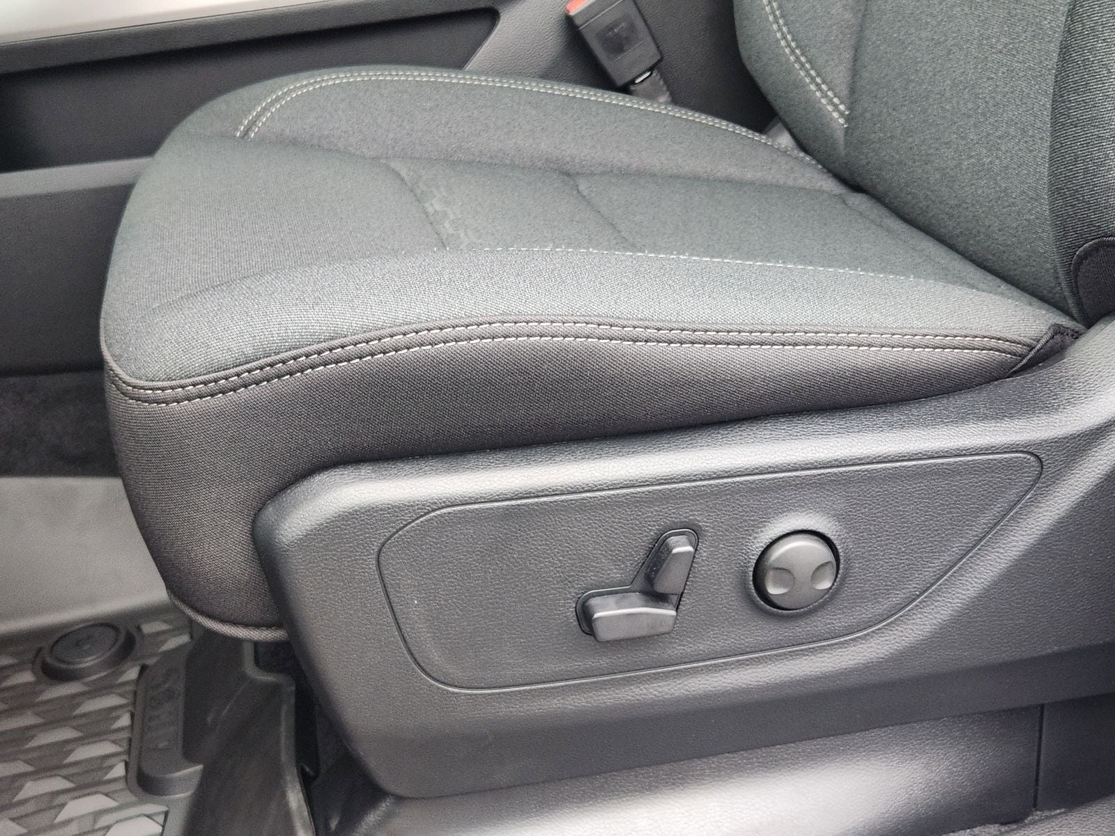 2026 RAM Ram 1500 RAM 1500 LONE STAR CREW CAB 4X2 5'7' BOX