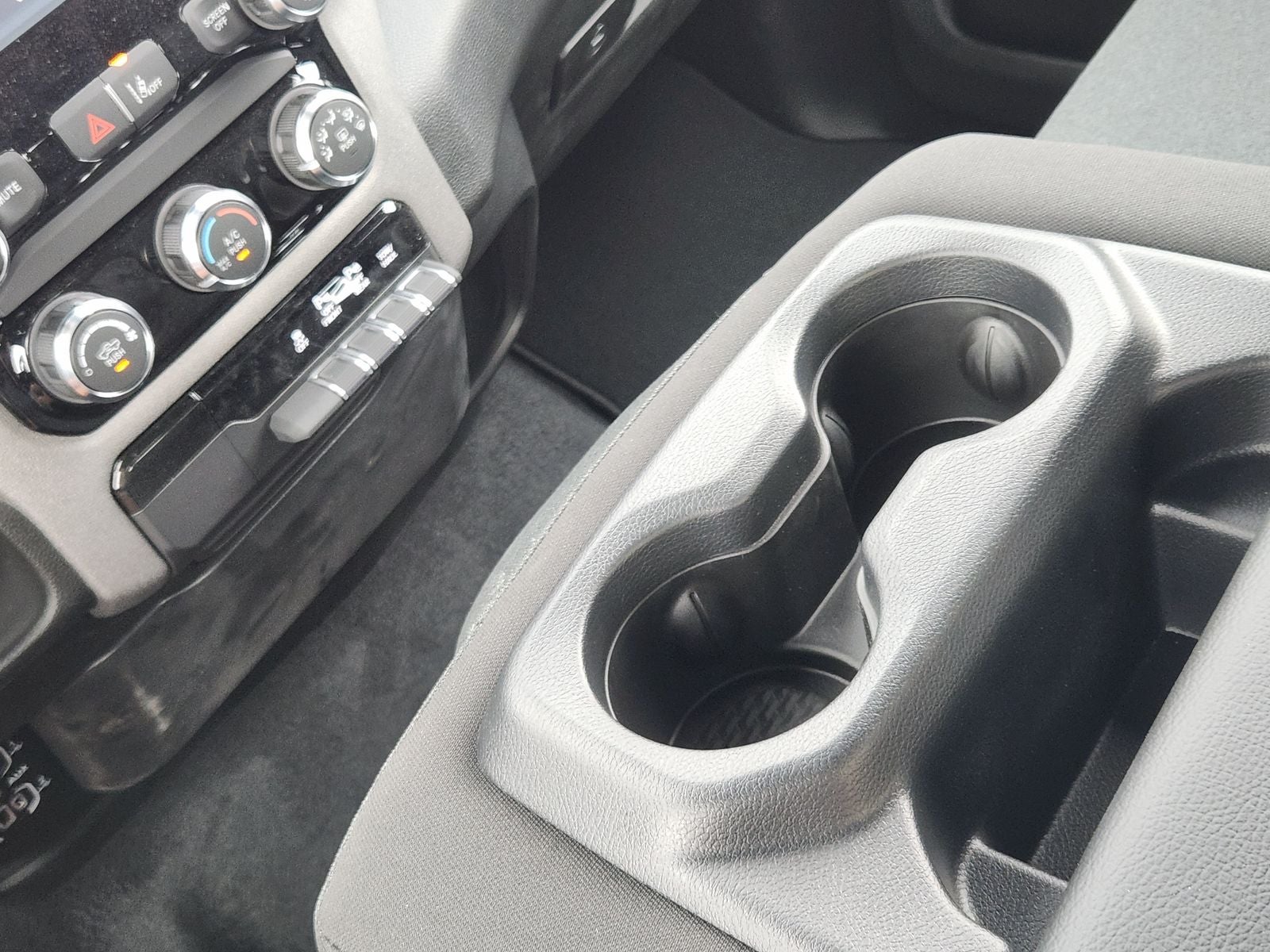 2026 RAM Ram 1500 RAM 1500 EXPRESS CREW CAB 4X2 5'7' BOX