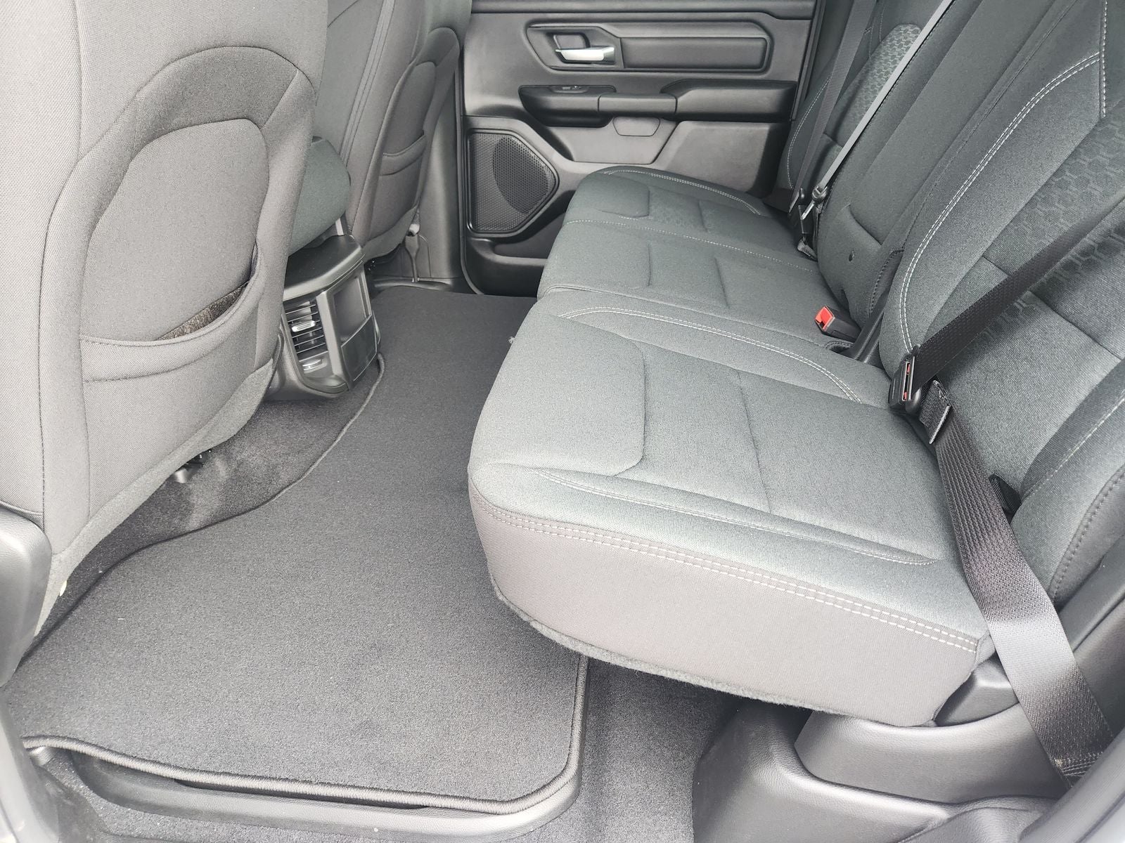 2026 RAM Ram 1500 RAM 1500 EXPRESS CREW CAB 4X2 5'7' BOX