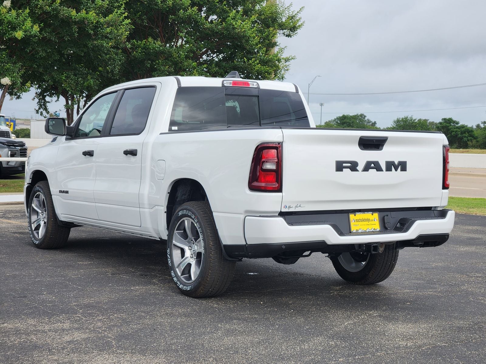 2026 RAM Ram 1500 RAM 1500 EXPRESS CREW CAB 4X2 5'7' BOX