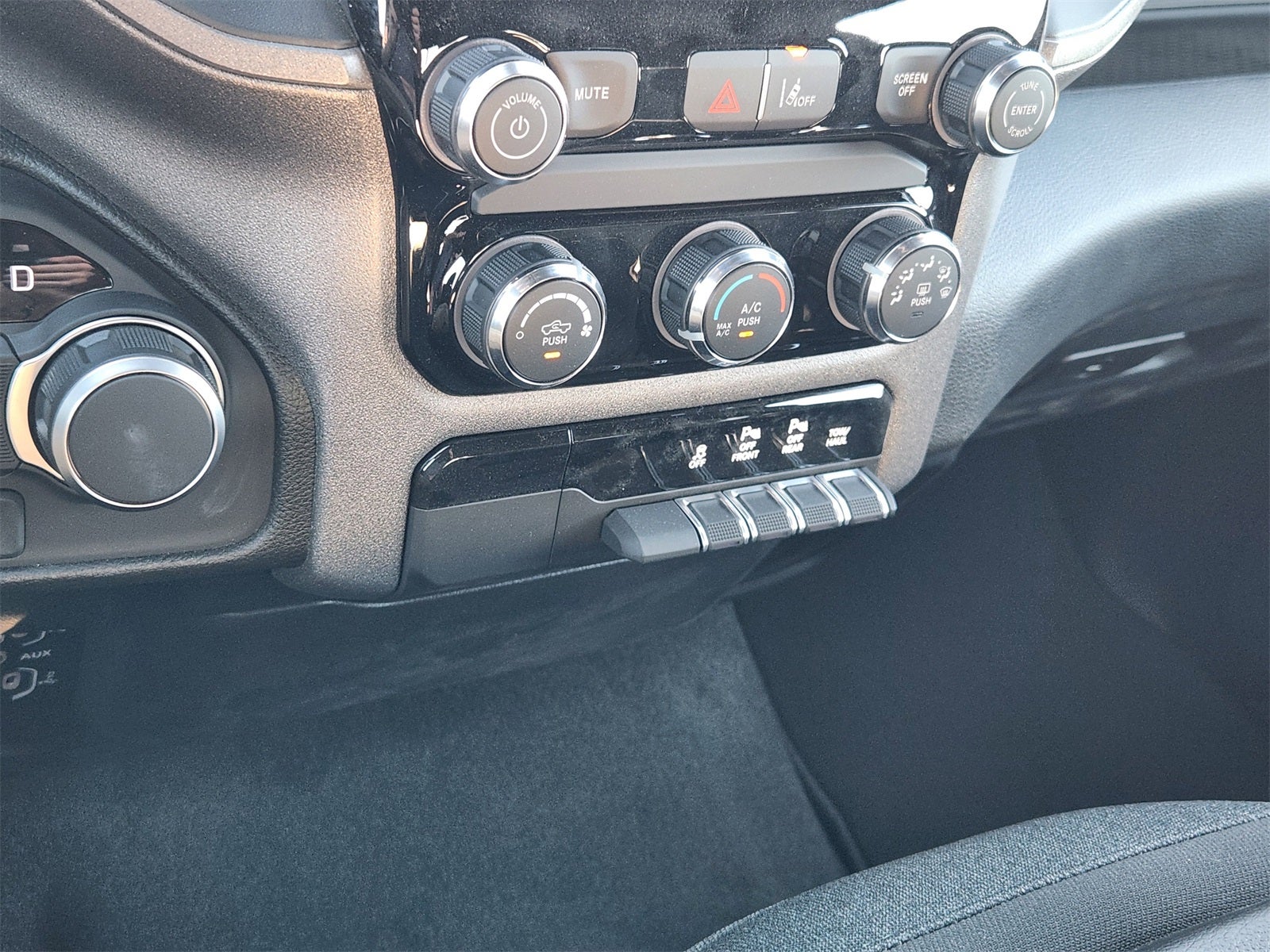 2026 RAM Ram 1500 RAM 1500 EXPRESS CREW CAB 4X2 5'7' BOX