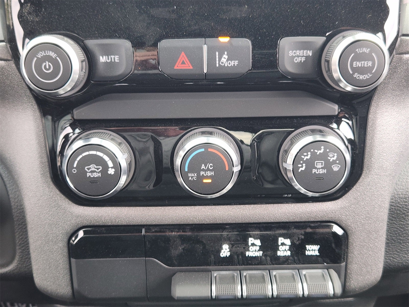 2026 RAM Ram 1500 RAM 1500 EXPRESS CREW CAB 4X2 5'7' BOX