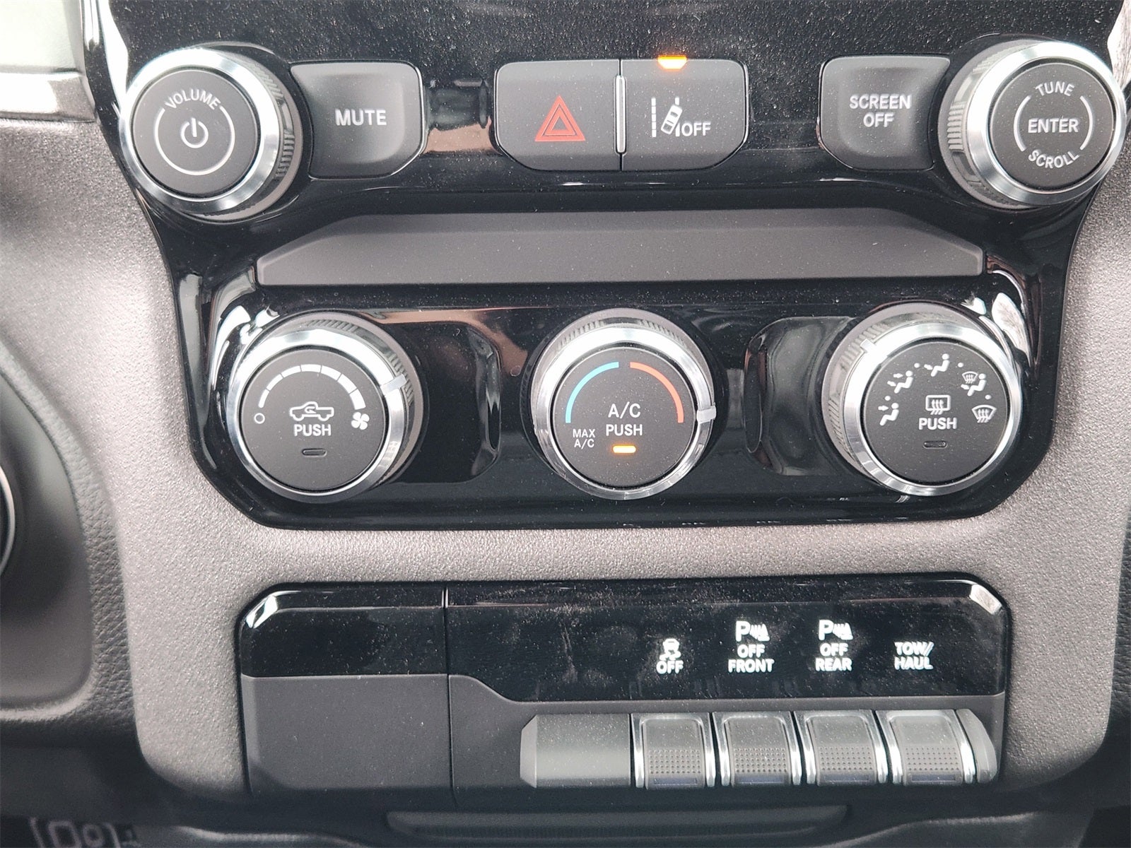 2026 RAM Ram 1500 RAM 1500 EXPRESS CREW CAB 4X2 5'7' BOX