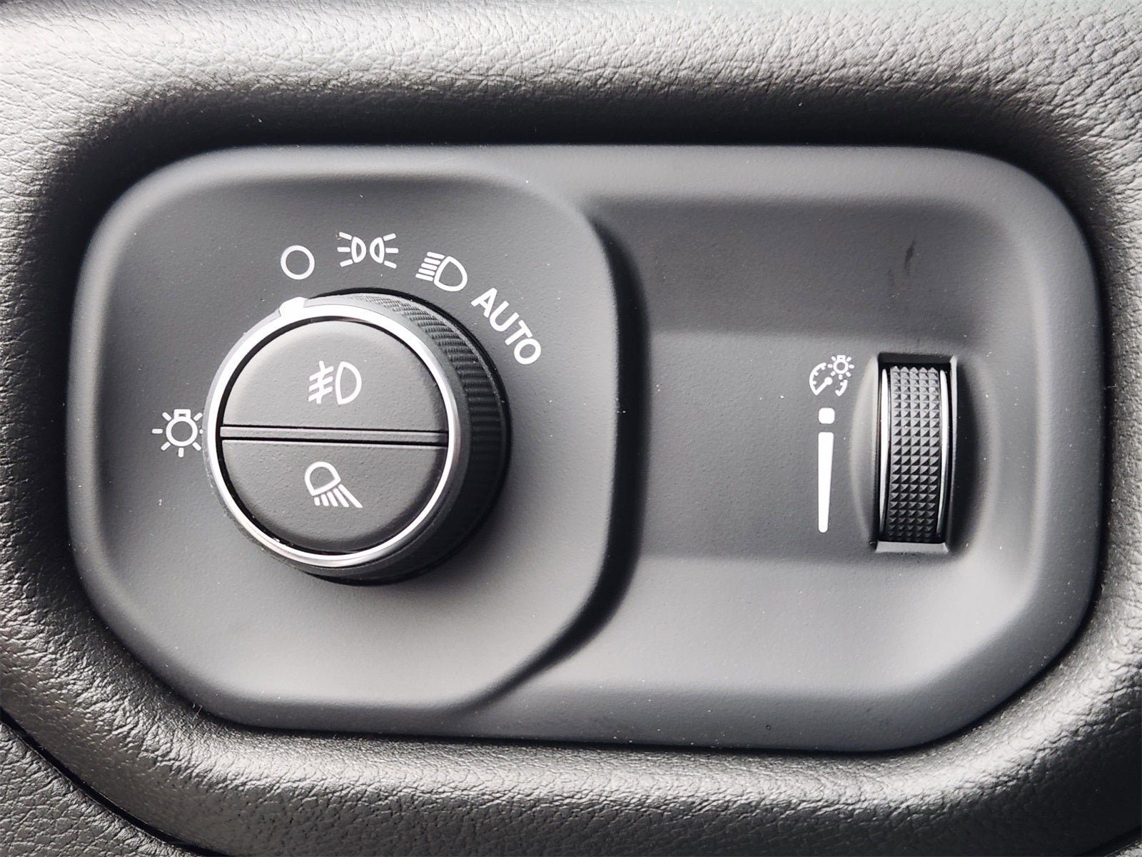 2026 RAM Ram 1500 RAM 1500 EXPRESS CREW CAB 4X2 5'7' BOX