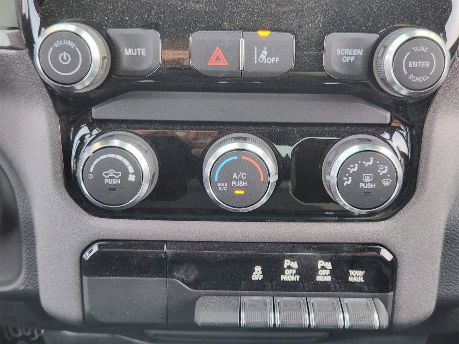 2026 RAM Ram 1500 RAM 1500 EXPRESS CREW CAB 4X2 5'7' BOX