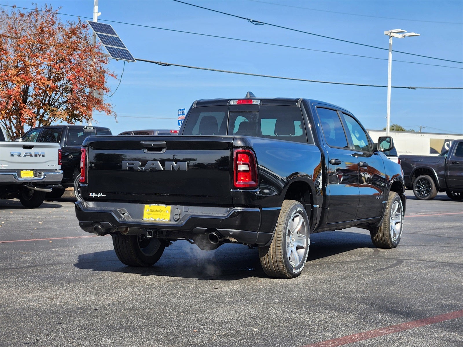 2026 RAM Ram 1500 RAM 1500 EXPRESS CREW CAB 4X2 5'7' BOX