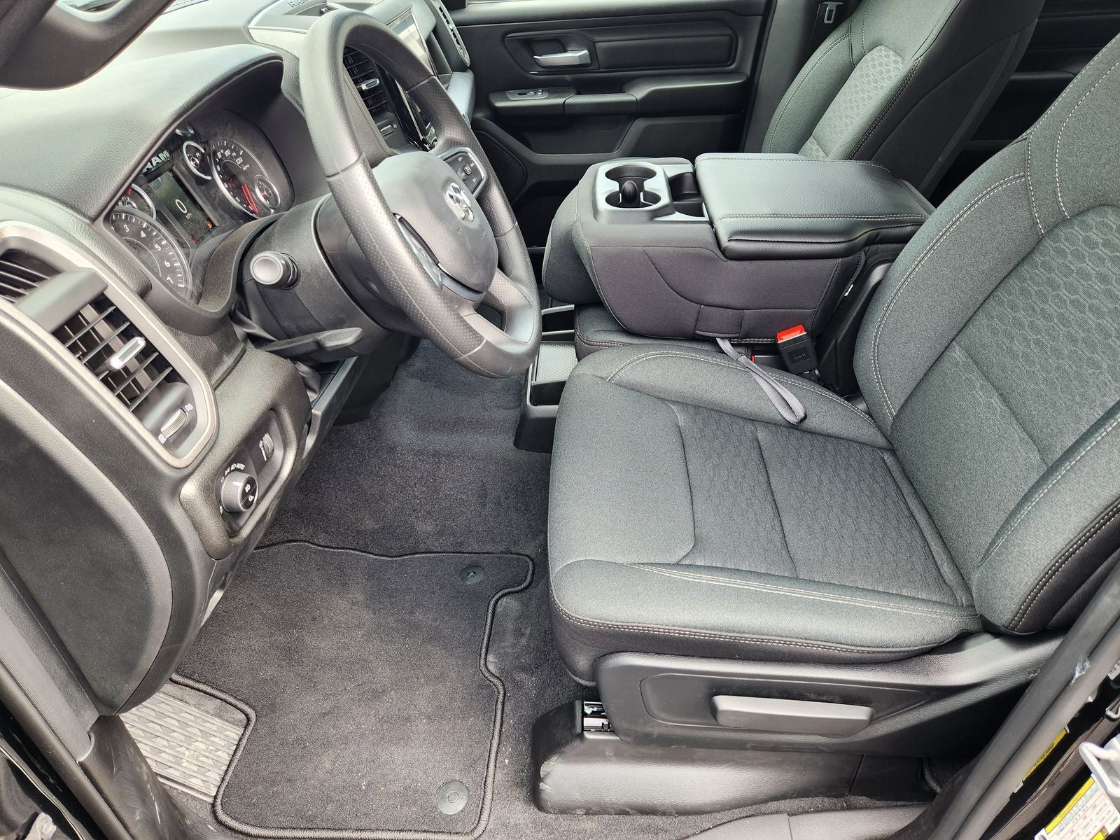 2026 RAM Ram 1500 RAM 1500 EXPRESS CREW CAB 4X2 5'7' BOX