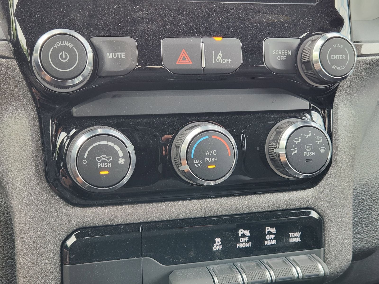 2026 RAM Ram 1500 RAM 1500 EXPRESS CREW CAB 4X2 5'7' BOX