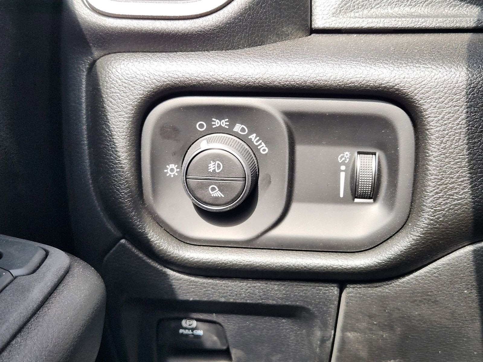 2026 RAM Ram 1500 RAM 1500 EXPRESS CREW CAB 4X2 5'7' BOX