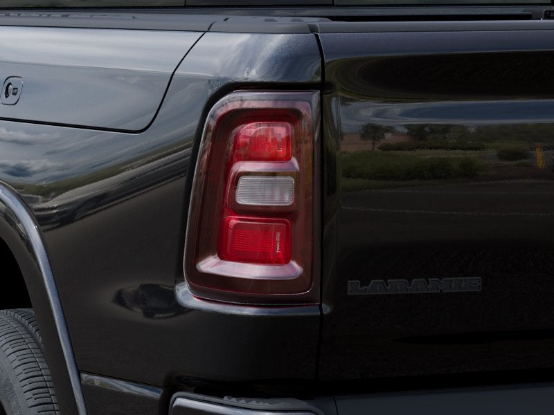2026 RAM Ram 1500 RAM 1500 LARAMIE CREW CAB 4X2 5'7' BOX