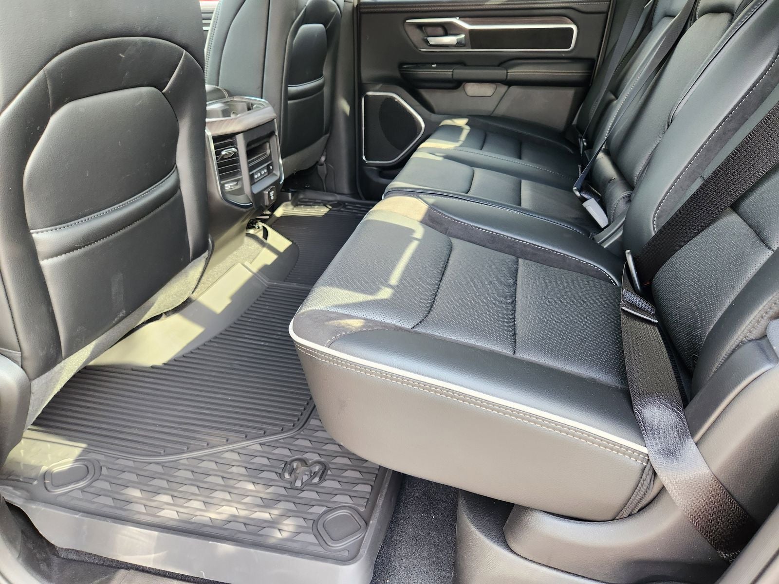 2026 RAM Ram 1500 RAM 1500 LARAMIE CREW CAB 4X2 5'7' BOX
