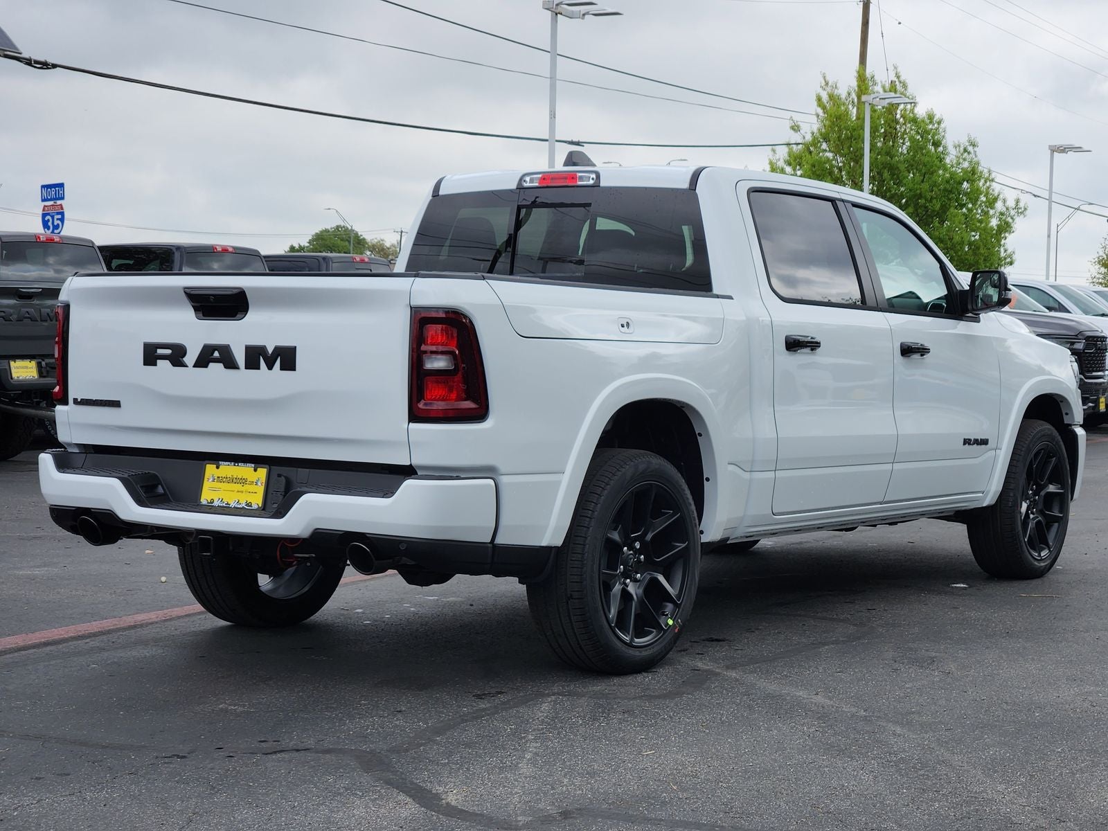 2026 RAM Ram 1500 RAM 1500 LARAMIE CREW CAB 4X2 5'7' BOX