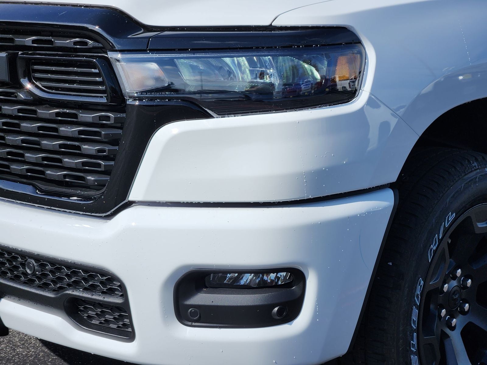 2026 RAM Ram 1500 RAM 1500 EXPRESS CREW CAB 4X4 5'7' BOX
