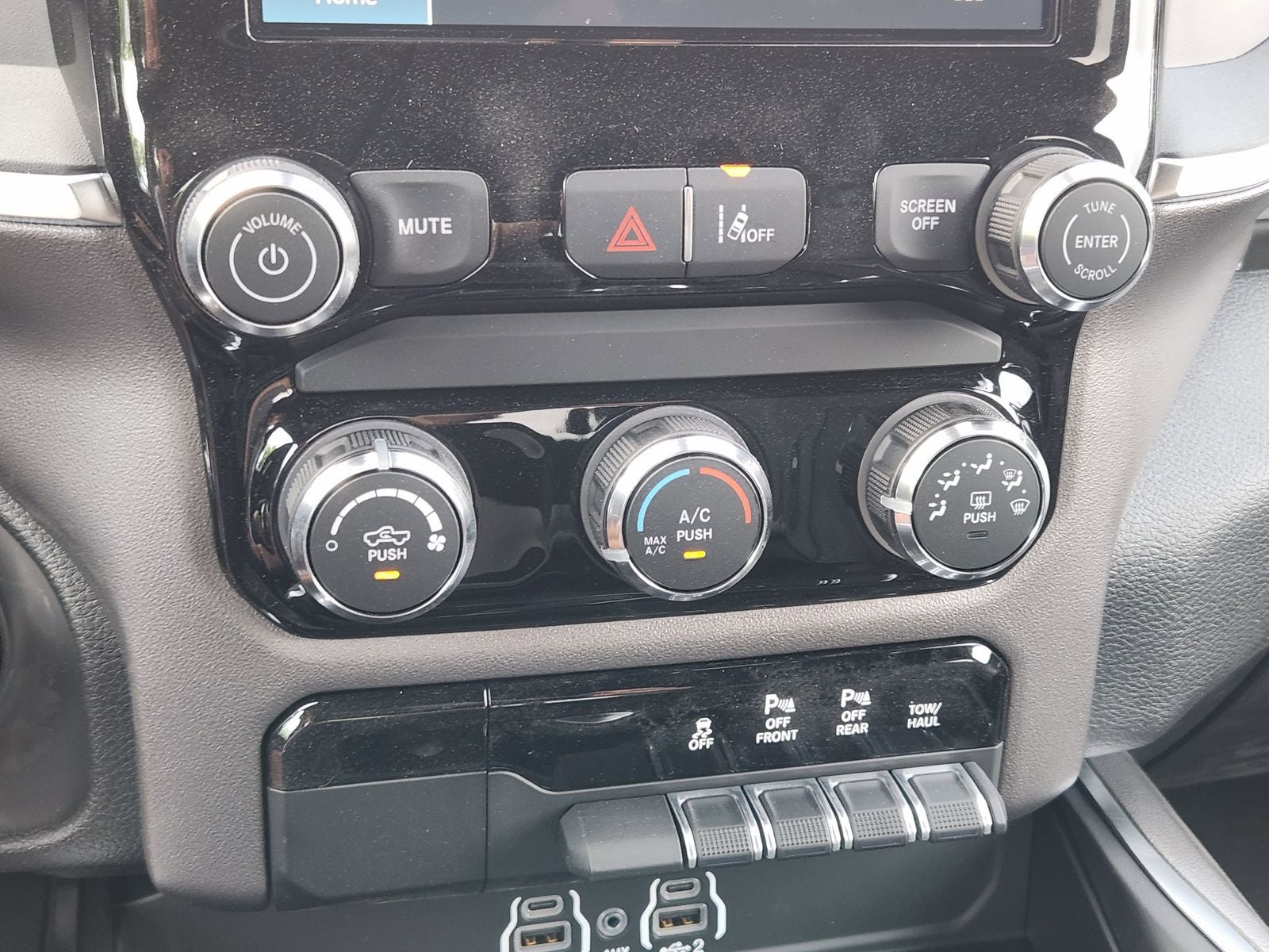 2026 RAM Ram 1500 RAM 1500 EXPRESS CREW CAB 4X4 5'7' BOX