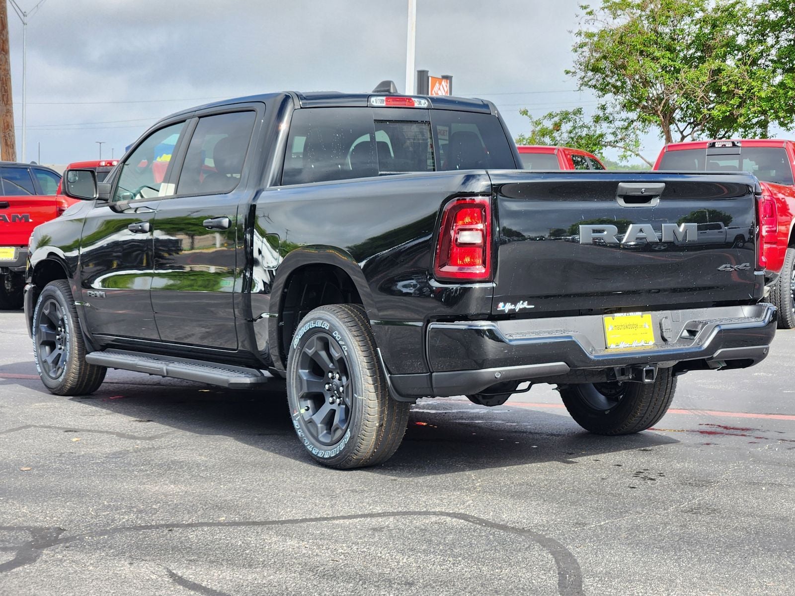 2026 RAM Ram 1500 RAM 1500 EXPRESS CREW CAB 4X4 5'7' BOX