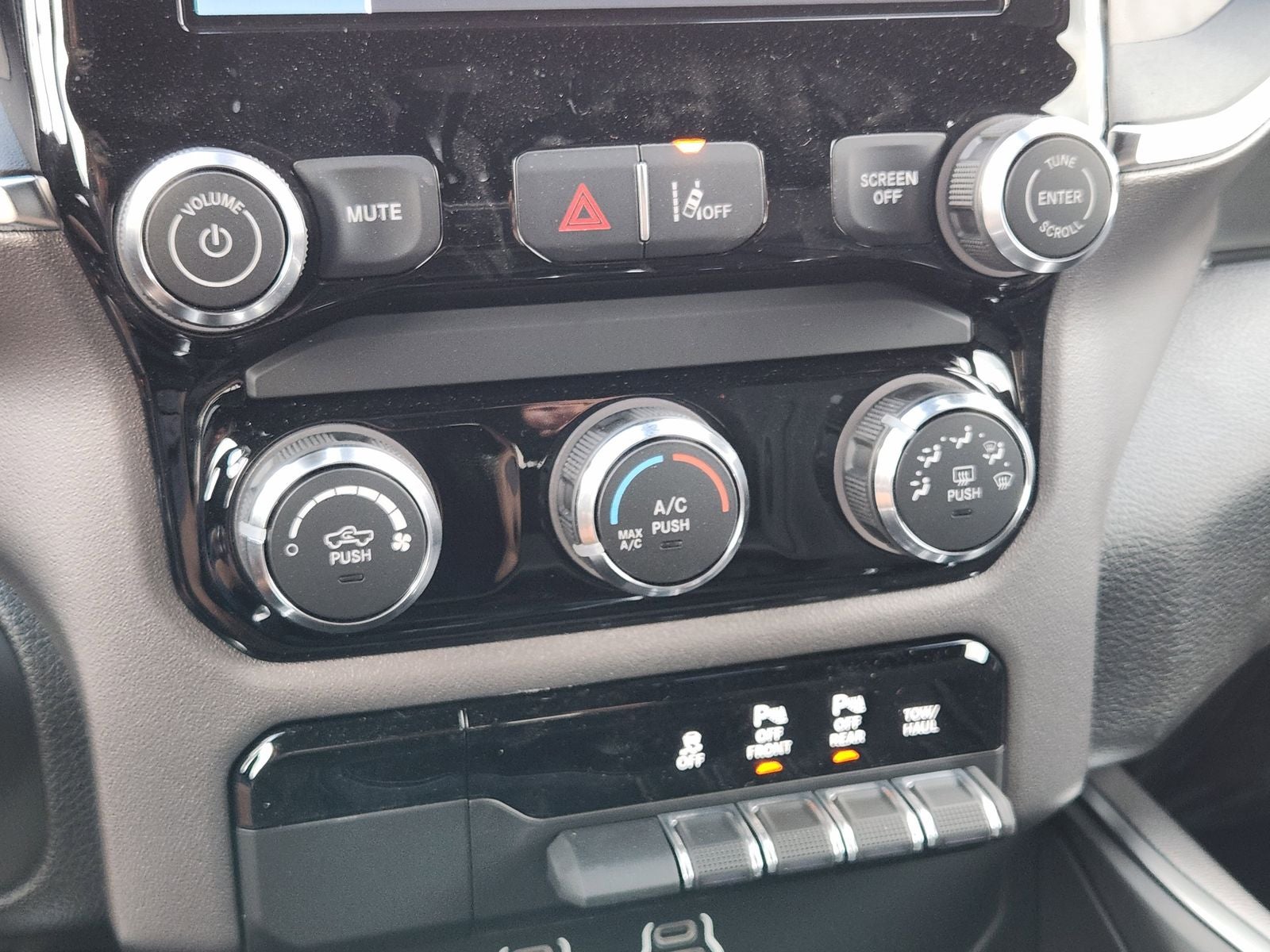 2026 RAM Ram 1500 RAM 1500 EXPRESS CREW CAB 4X4 5'7' BOX