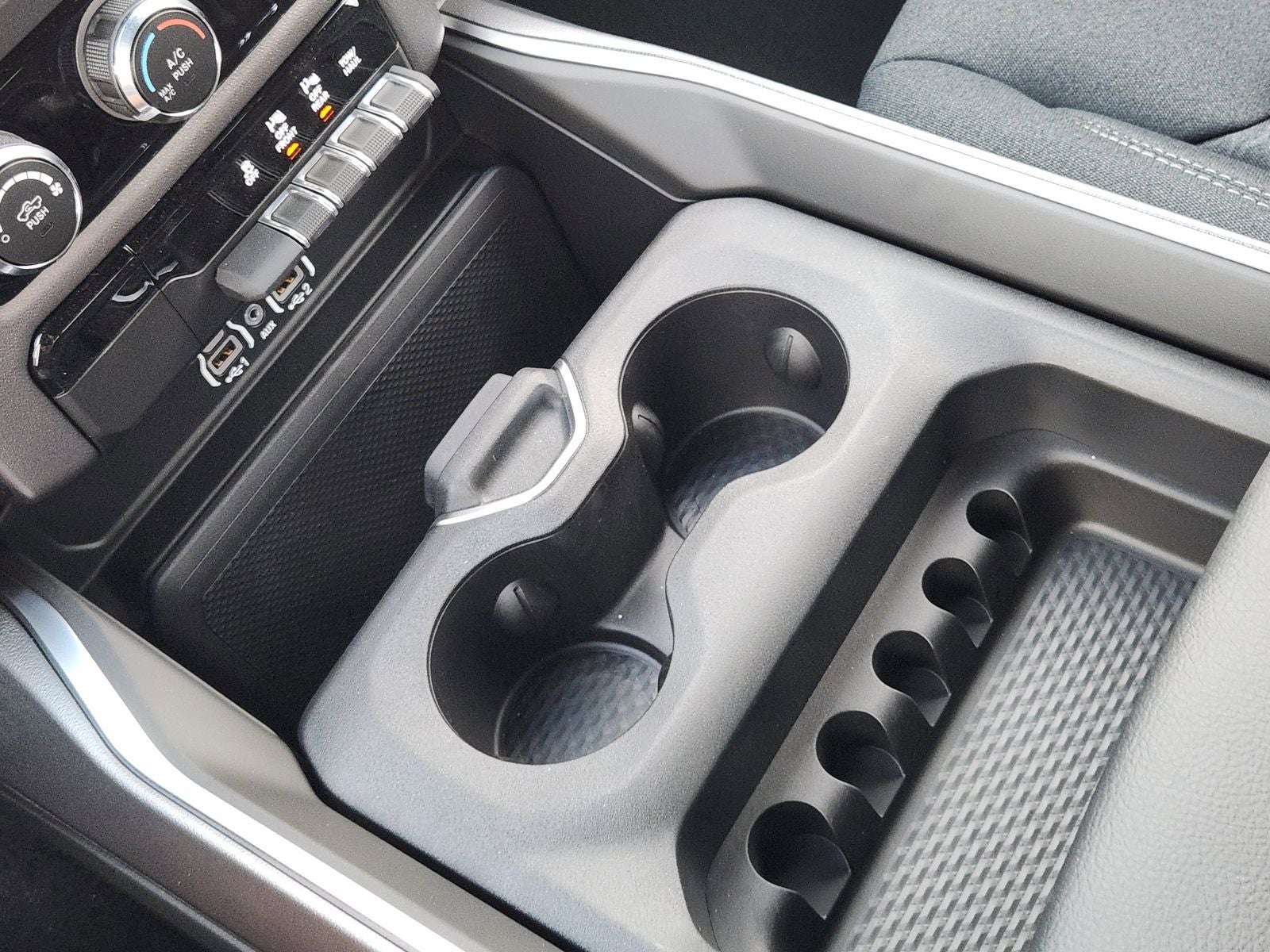 2026 RAM Ram 1500 RAM 1500 EXPRESS CREW CAB 4X4 5'7' BOX