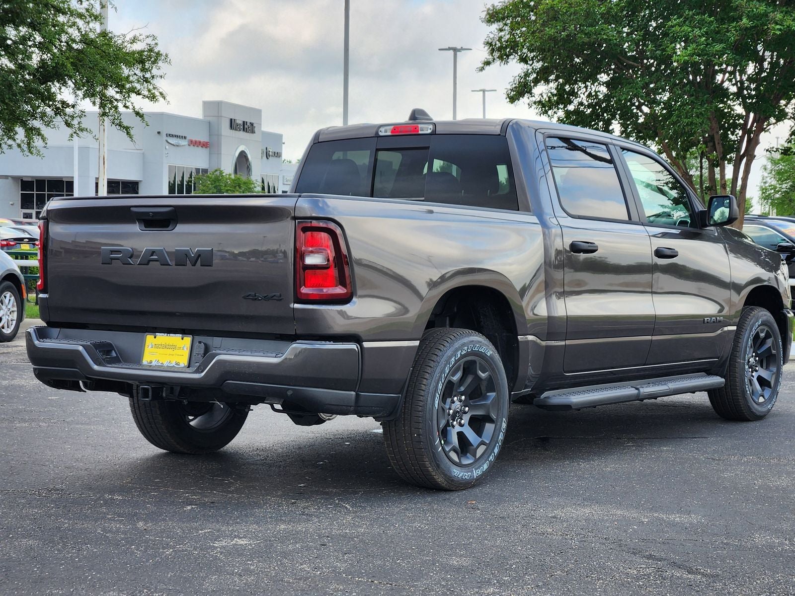 2026 RAM Ram 1500 RAM 1500 EXPRESS CREW CAB 4X4 5'7' BOX