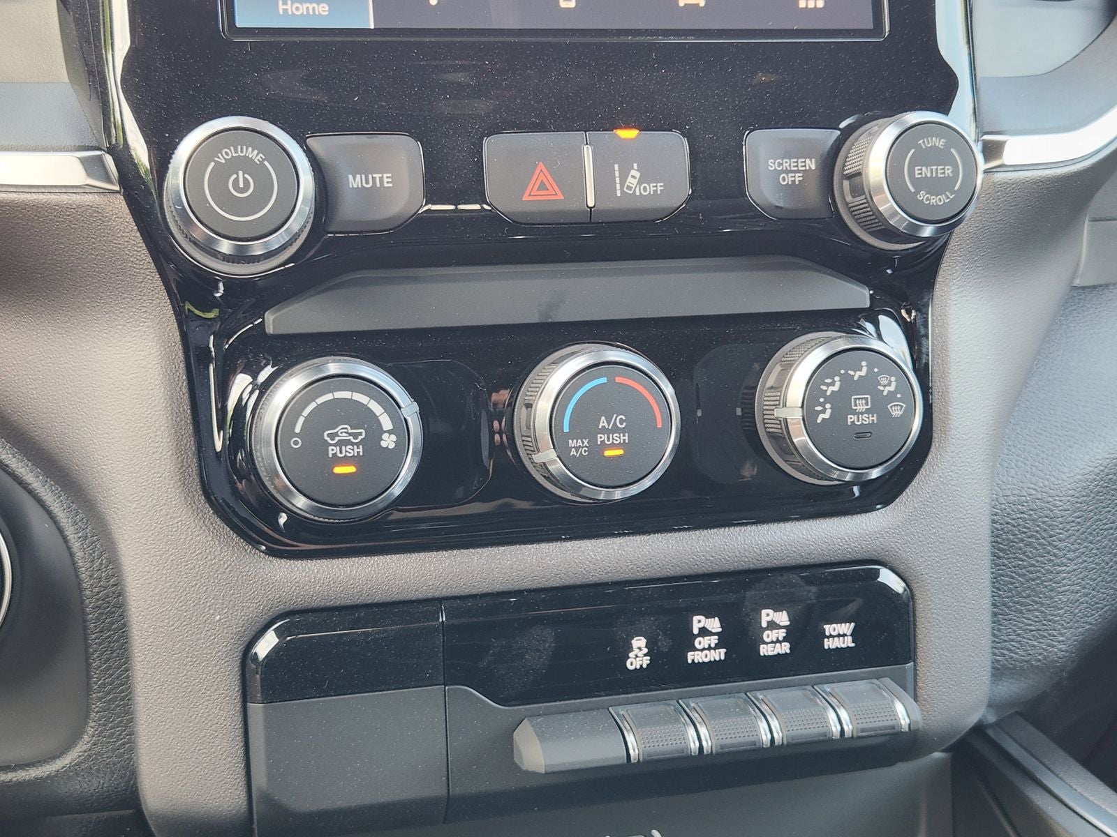 2026 RAM Ram 1500 RAM 1500 EXPRESS CREW CAB 4X4 5'7' BOX