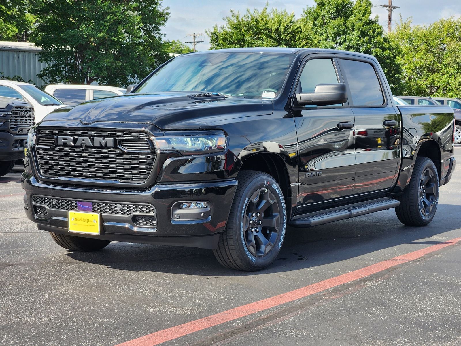 2026 RAM Ram 1500 RAM 1500 EXPRESS CREW CAB 4X4 5'7' BOX