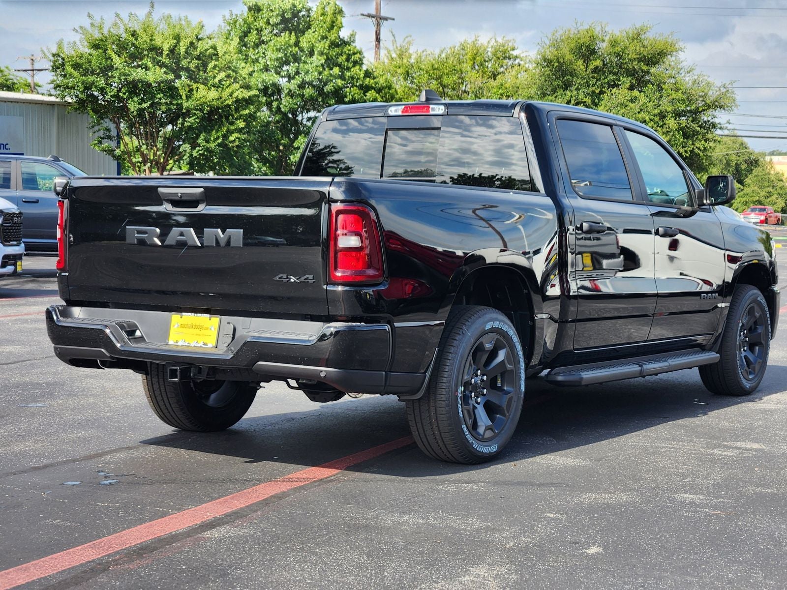 2026 RAM Ram 1500 RAM 1500 EXPRESS CREW CAB 4X4 5'7' BOX