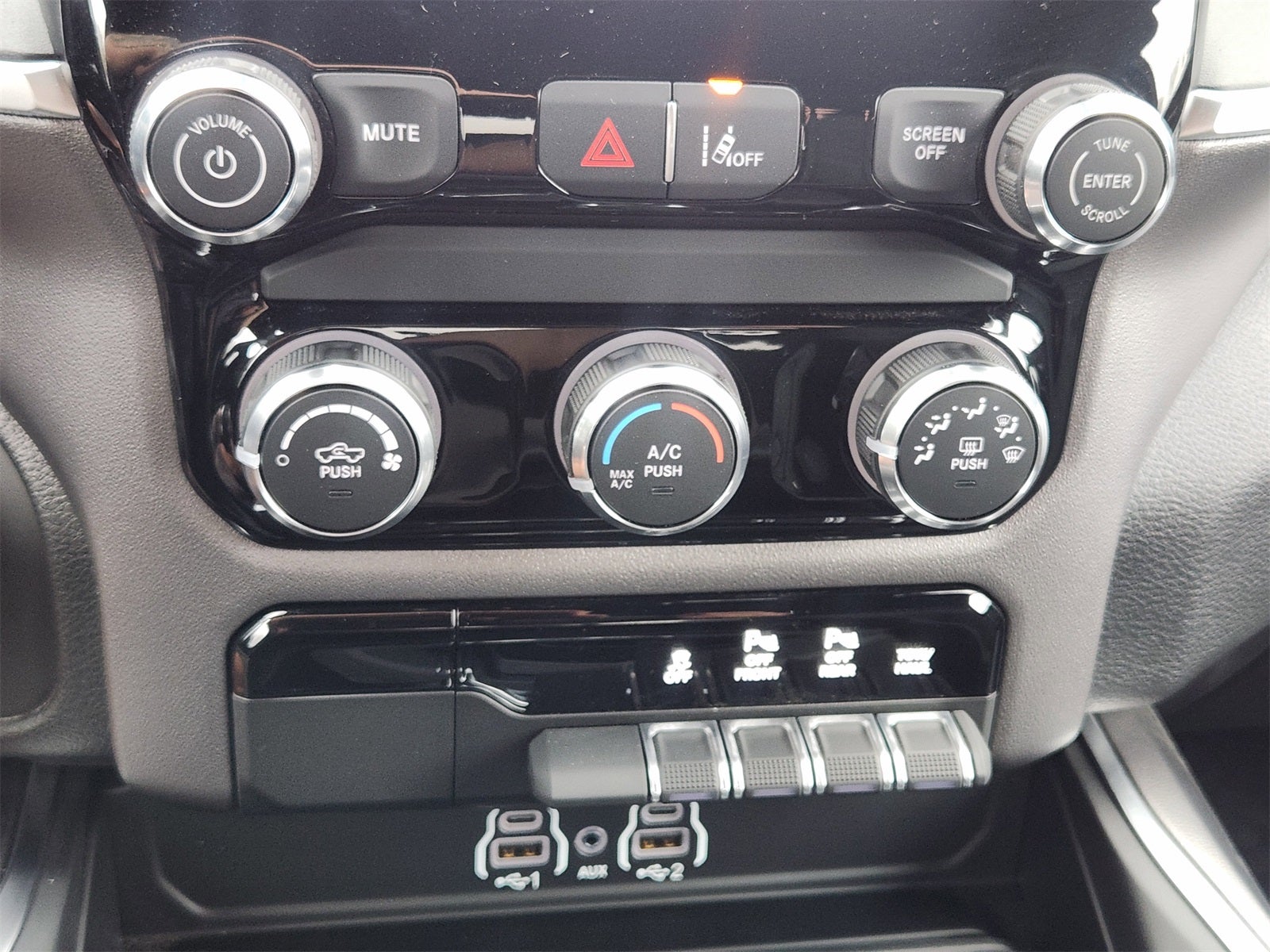 2026 RAM Ram 1500 RAM 1500 EXPRESS CREW CAB 4X4 5'7' BOX