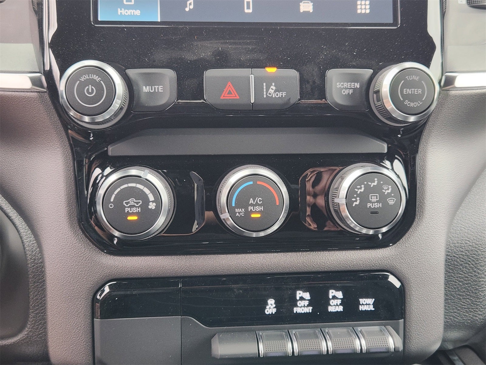 2026 RAM Ram 1500 RAM 1500 EXPRESS CREW CAB 4X4 5'7' BOX