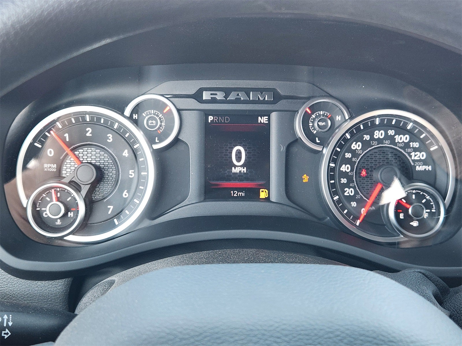 2026 RAM Ram 2500 RAM 2500 BLACK EXPRESS CREW CAB 4X4 6'4' BOX